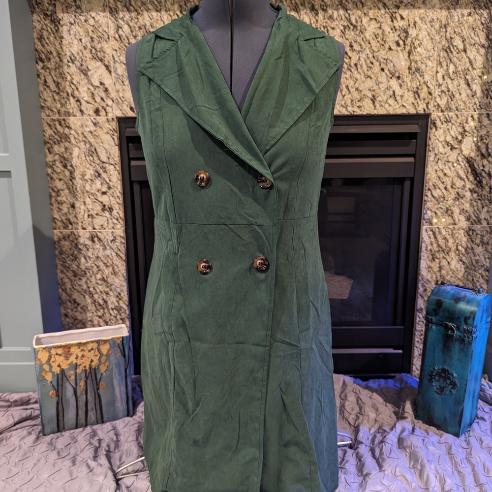 Double-Breasted Green Sleeveless Dress